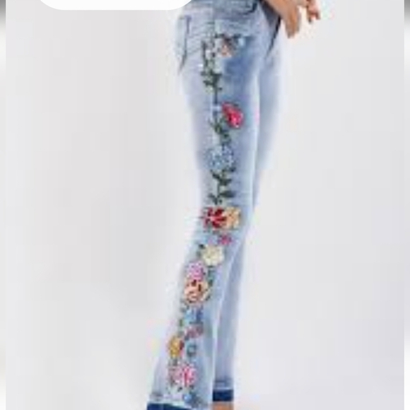 CHARTOU JEANS NWT SZ XXL. FLORAL EMBROIDERY. BELl Bottom. FLARE. Stretch - Picture 3 of 11